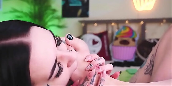love her feet and pussy worship